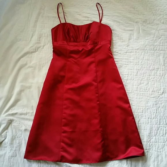 🎄❤️ David's Bridal Red Spaghetti Strap Dress - Picture 2 of 5